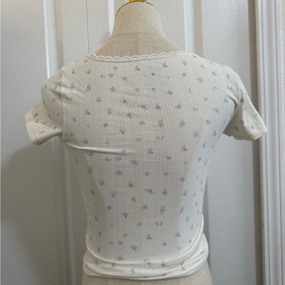 Floral Lace-Trimmed White Top - Picture 2 of 2